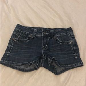 Miss Me Jean shorts size 25